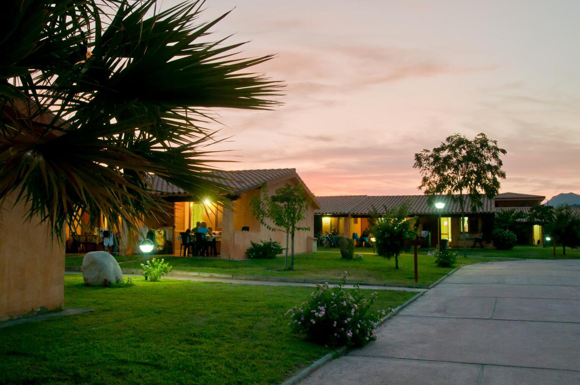 Rey beach Club Monte Nai Exterior foto