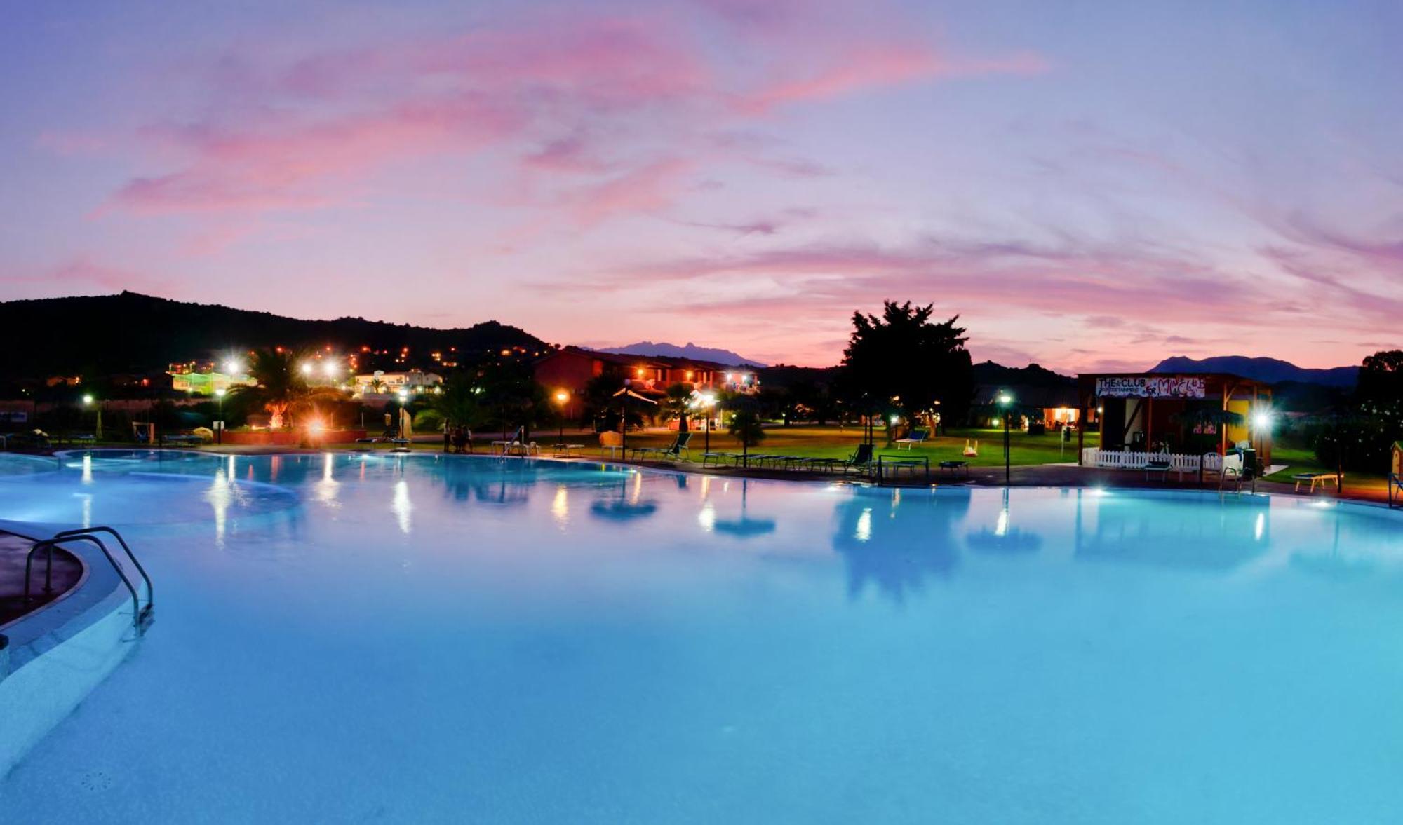 Rey beach Club Monte Nai Exterior foto