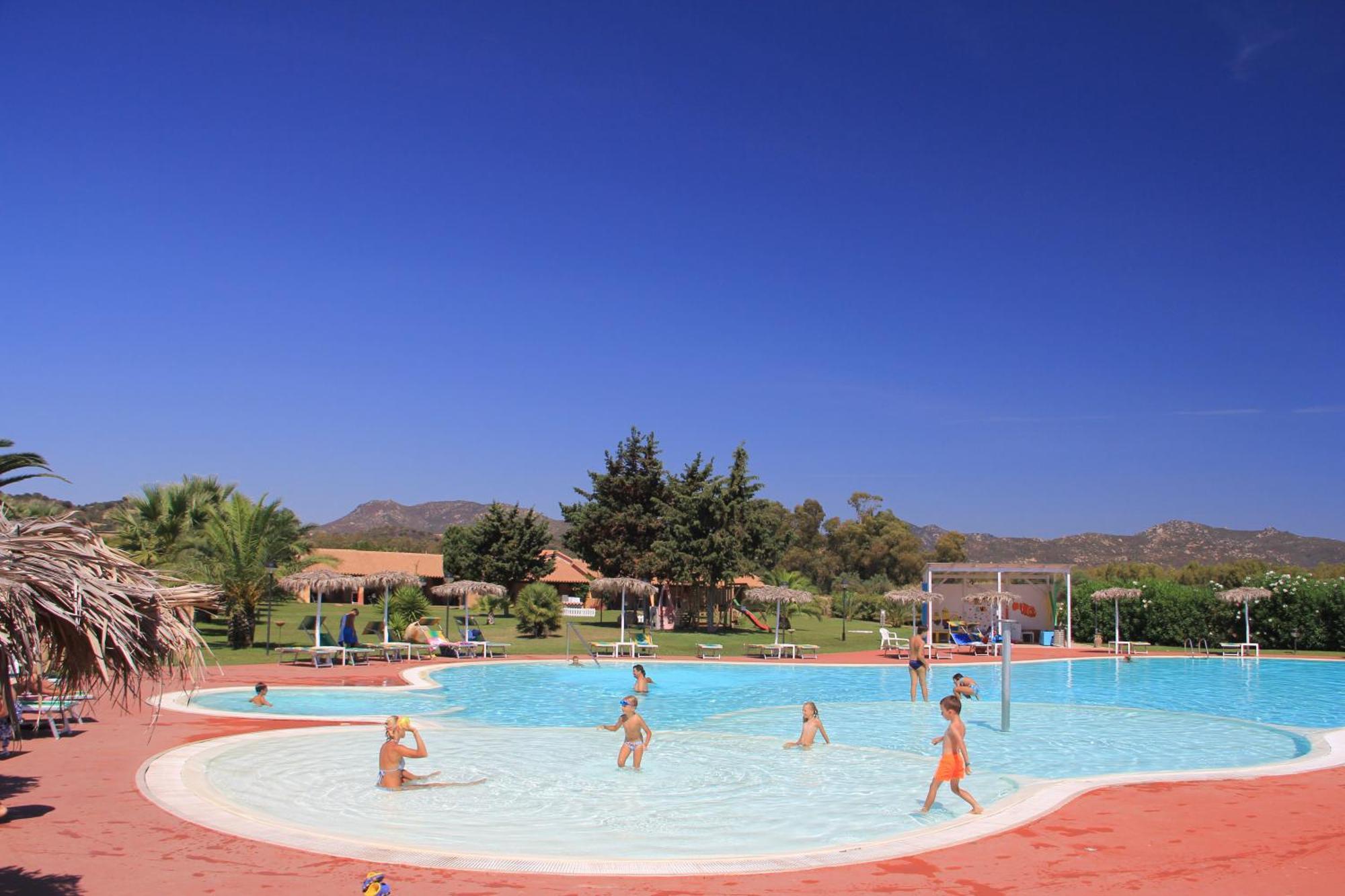 Rey beach Club Monte Nai Exterior foto